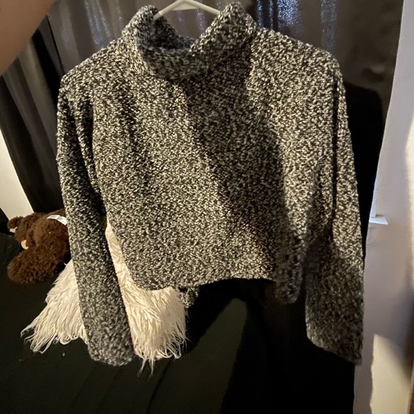 Tons of clothes! Doing a closet clean out, everything I’m selling for cheap! - Picture 2 of 14